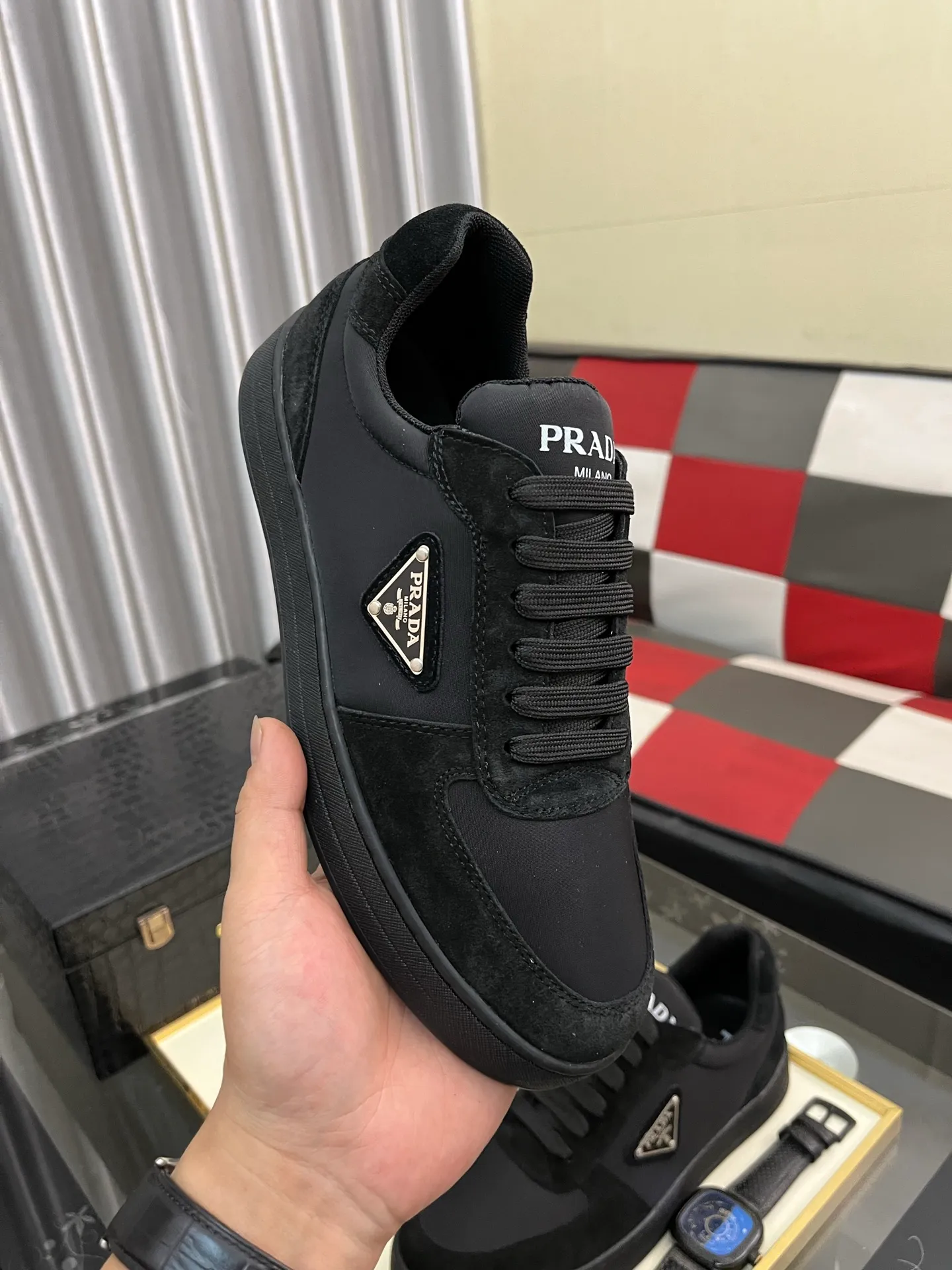 Men's shoes 💰440⌚️⌚️【PRADA】Prada ~ unique and casual style. New models from Prada official website are coming [Celebrate][Celebrate]🏃High-end brand casual shoes ➕Full set of packaging😍😍 Men's 2023 counters are on sale simultaneously, Italian imported brands select first-layer Italian cowhide. 🐑Sheepskin lining (refuses to discolor and rub feet) Sole: Original sole specially provided by the original factory 🎬Better in kind Size number: 38-444️⃣Colors available